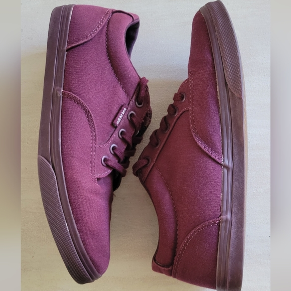 Vans - Picture 2 of 7